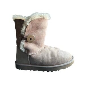 UGG Classic Bailey Button Sand Beige Women's Size 7 Sheepskin Fur Lined Boots